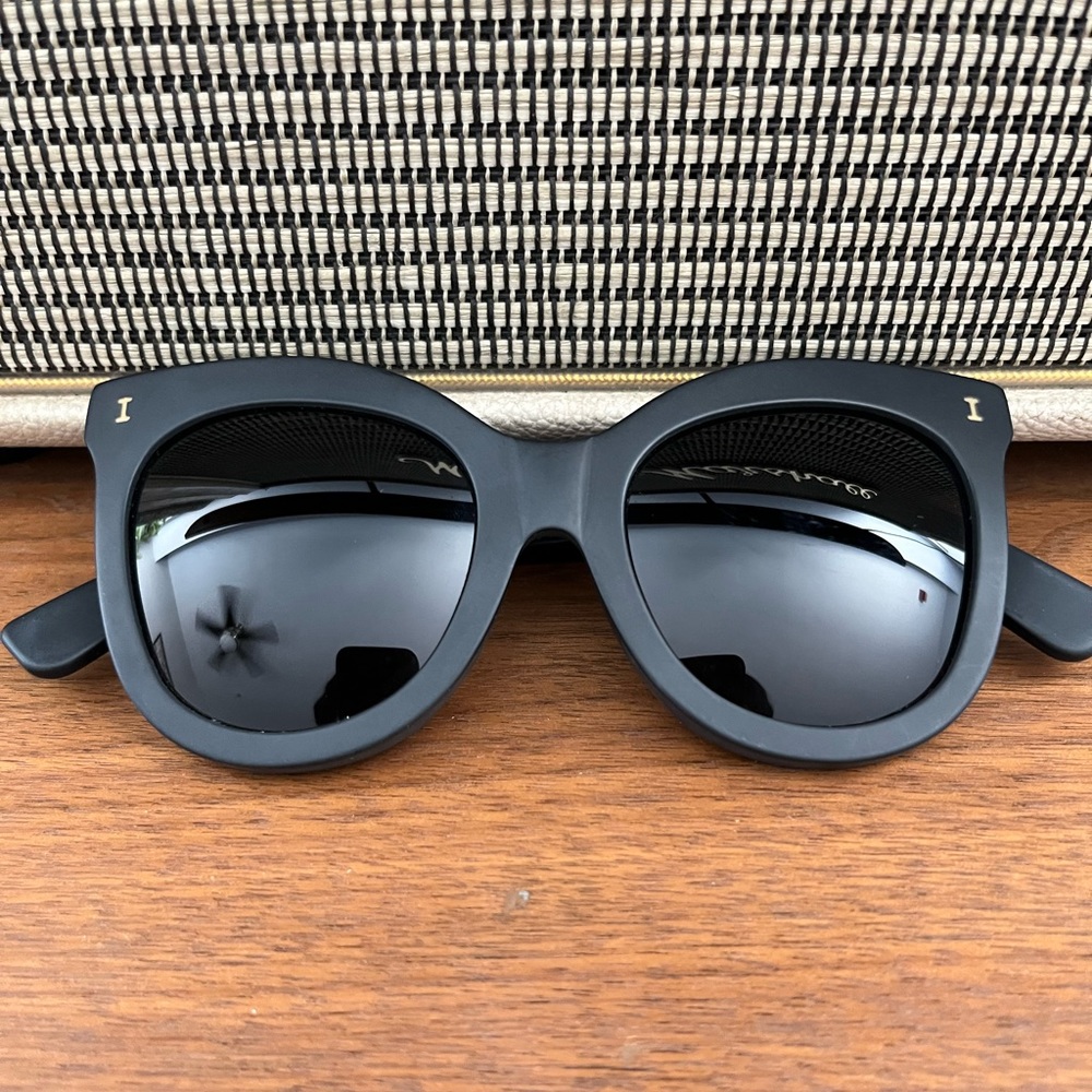 Illesteva Holly Sunglasses
